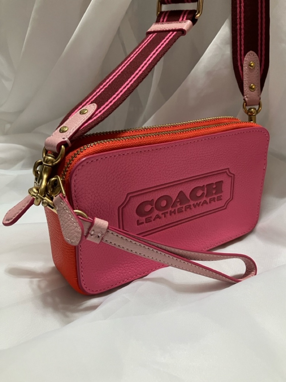 Coach Kia Camera Bag - Picture 3 of 10